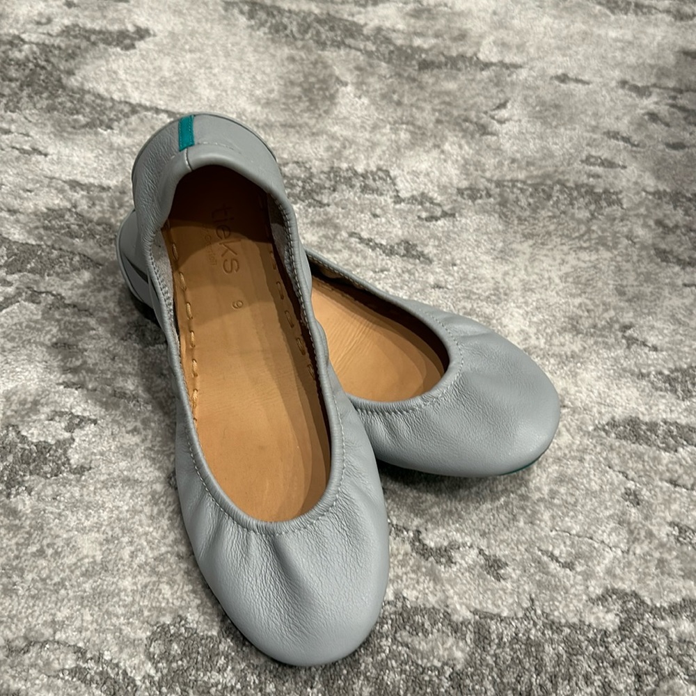 Lightly worn Cool Grey Tieks size 9